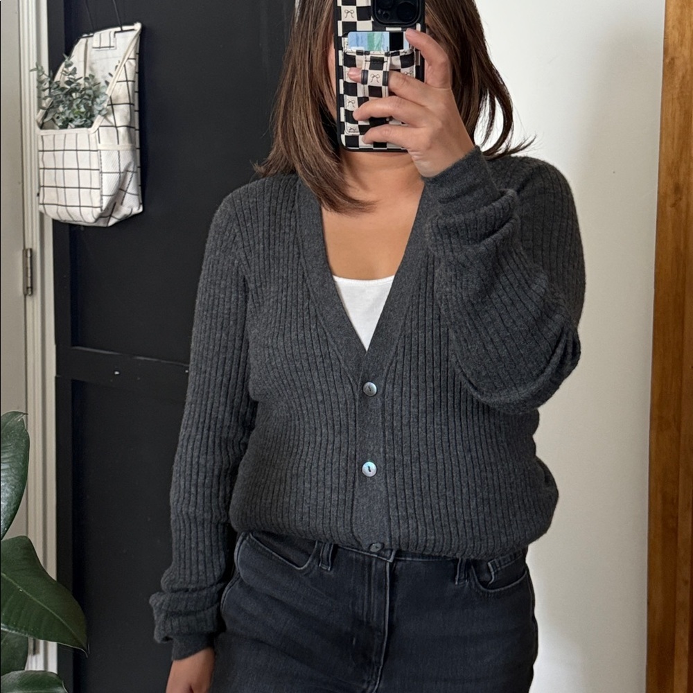 Vince 100% Cashmere ribbed Buttoned Front Cardigan Sweater. L - Picture 11 of 12